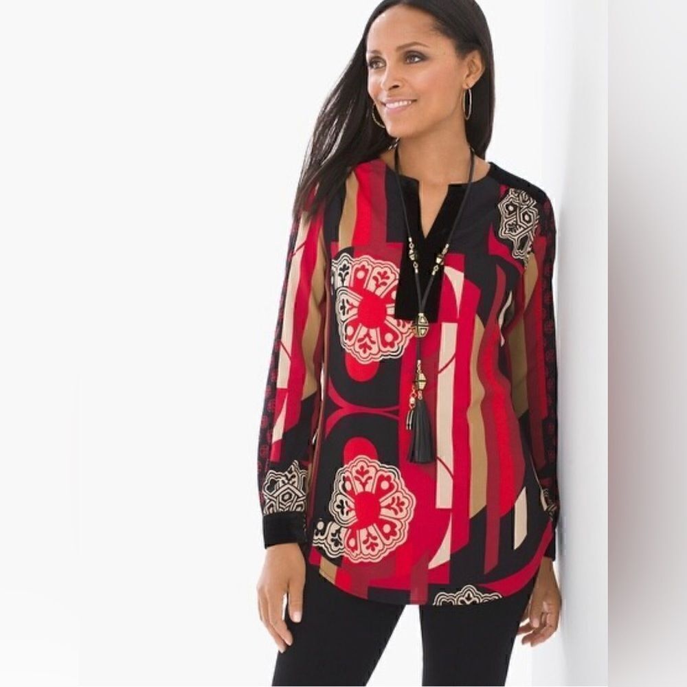 Chicos modern medallions top with velvet trim.  Size 1 (8/10)
